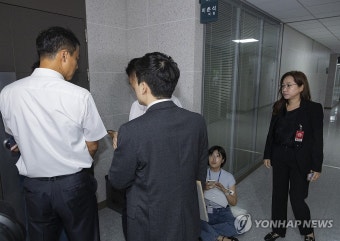 경찰, '주식 차명거래' 이춘석 의원실 압수수색