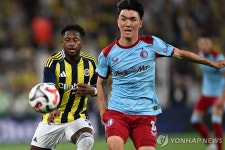 풀타임 설영우 웃고 '1호 도움' 황인범은 울고…UCL 희비 교차