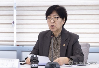 정은경 장관, 필수의료 의료진·전공의와 간담회 진행