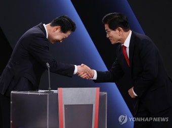 악수하는 김문수 후보와 장동혁 후보