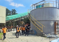 [속보] 소방당국 순천 레미콘공장 간이탱크 청소 작업자 3명 의식불명