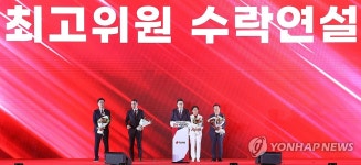 수락연설하는 신동욱 최고위원