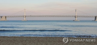 부산 광안리서 바다 수영하던 60대 숨져