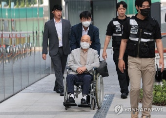 이봉관 서희건설 회장, 특검 출석