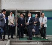 덕수고 행당분교 폐교 현장 점검하는 정근식 서울시교육감