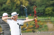 남자 컴파운드 개인전 연습 나선 김종호