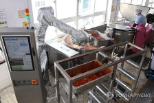 부산, 다기능 조리로봇 학교 급식실에 도입