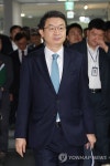 '추석 민생대책 당정' 참석하는 이억원 금융위원장