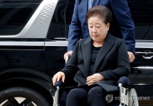 [속보] 통일교 '정교유착' 의혹 정점 한학자 총재 구속심사 출석