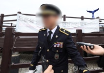 취재진 질문 받는 파출소 당직 팀장