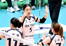 여자배구 IBK기업은행, 세터 약점 딛고 봄배구 진출 노린다
