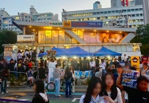 100만 인파 속 불꽃축제 특수…한강주변 편의점·호텔 함박웃음