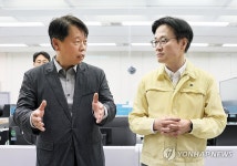 김정관 장관, 한국무역정보통신 전자무역 통합관제센터 방문
