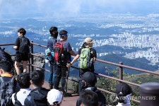 무등산서 바라본 광주 도심