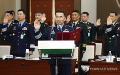 선서하는 진영승 합참의장