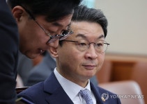 이억원 금융위원장 국감 출석