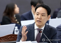 국감 질의하는 김한규 의원