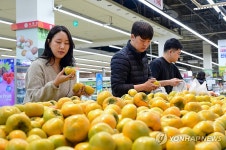 농협유통, 제철 단감 드시고 건강 챙기세요
