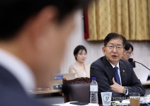 국감 질의하는 이상식 의원