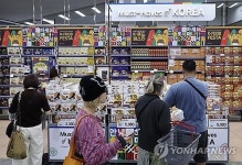 APEC 정상들, K 상품 먹고 바른다…푸드·뷰티·유통 총출동(종합)