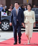 이재명 대통령 부부, 아세안 일정 마치고 귀국길
