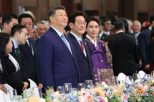 APEC 갈라만찬 참석한 이재명 대통령 부부·시진핑 중국 국가주석