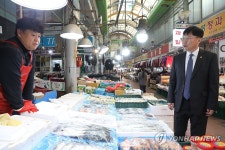 안형준 국가데이터처장, 전통시장 물가 현장점검