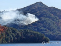 강원 화천 간동면서 산불…헬기 5대 투입 진화 중