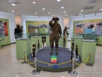 밥값도 거절한 한국인들…UN 참전국 후손으로서 감동
