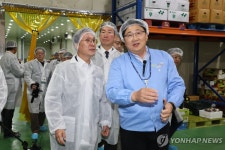 원주 로컬푸드 현장 점검하는 김민석 국무총리