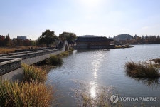 체류형 문화공원으로 진화 중인 전주 덕진공원