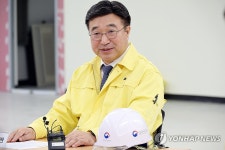 윤호중 장관, 해수부 부산 이전 현장점검…