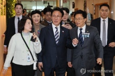 김민석 국무총리, 빛고을 노인건강타운 시설 참관