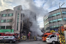 광주 월산동서 점포 화재…인명피해 없어
