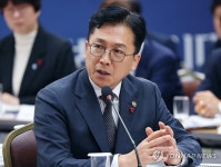 답변하는 이병권 중기부 2차관