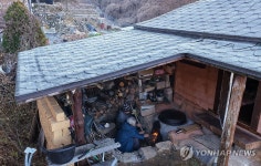 가마솥 아래 땔감…영하 4도 아궁이가 있는 풍경