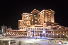 북, 백두산 인근 삼지연에 호텔 준공…김정은 관광 대표도시로