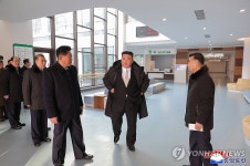 김정은, 남포시 용강군병원 준공식 참석