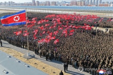 김정은, 신의주온실종합농장 건설장 시찰