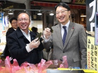 전통시장 돌아보는 임광현 국세청장