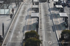 서울 시내버스 파업 이틀 차, 텅 빈 정류장