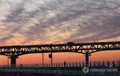 부산 수영구 광안리 해변로 아침 풍경
