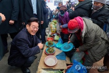 이재명 대통령, 남창옹기종기시장 방문