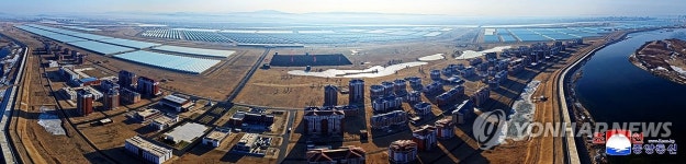 김정은, 신의주 온실종합농장 준공식 참석