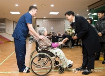 배경훈 부총리, 설 명절 앞두고 사회복지시설 방문