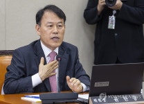 국정감사 증인 고발 놓고 정무위 갈등