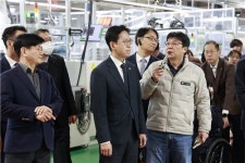 미국 빅테크도 없는 제조 데이터…경남이 모은다