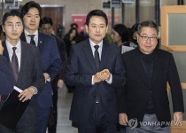 윤석열 1심 선고 관련 기자회견 향하는 장동혁 대표
