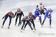치열했던 남자 5,000m 계주 결승