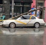 광주 쌍암동 교차로서 통신주 쓰러져…승용차 파손